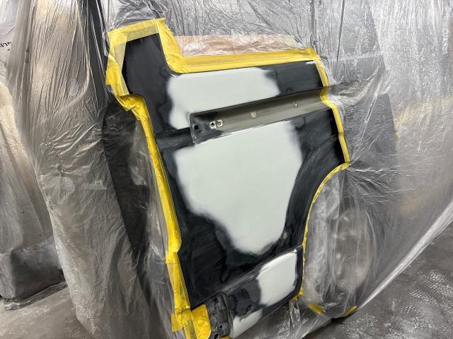 トヨタ　ハイエース　レジアスエース　クォーター鈑金　凹み修理　キズ修理　補修　鈑金塗装　いわき市　ラプター　凸凹塗装　パーツ取付　パーツ塗装　新品パーツ　リサイクルパーツ