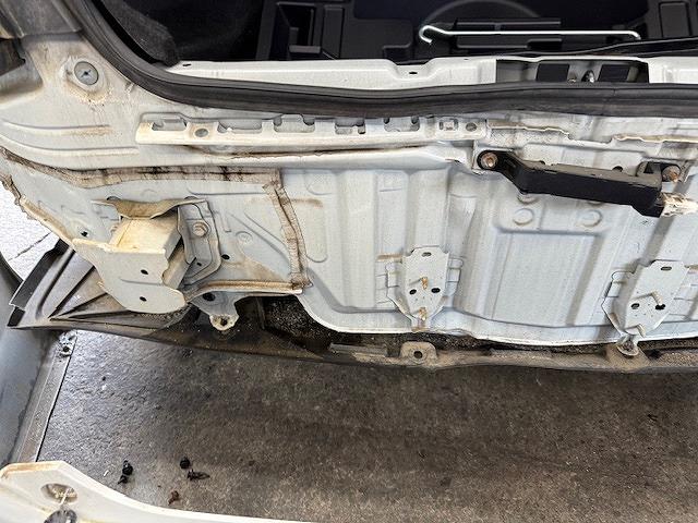 トヨタ　ＳＡＩ　板金・外装補修　追突事故　事故車修理　鈑金塗装　バックパネル交換　溶接　車体整備士　トランク交換　ぶつけられた　保険事故　レンタカー　自動車保険　福島県いわき市内郷