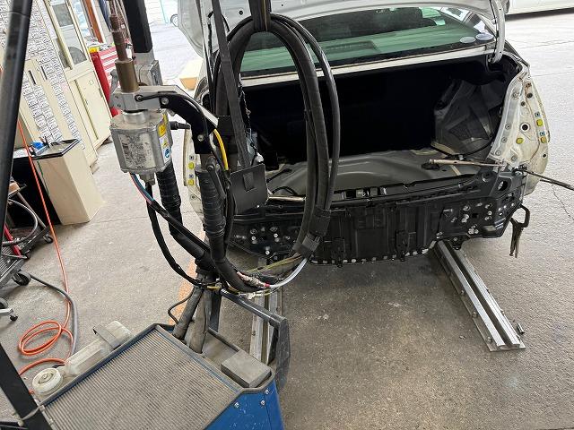 トヨタ　ＳＡＩ　板金・外装補修　追突事故　事故車修理　鈑金塗装　バックパネル交換　溶接　車体整備士　トランク交換　ぶつけられた　保険事故　レンタカー　自動車保険　福島県いわき市内郷