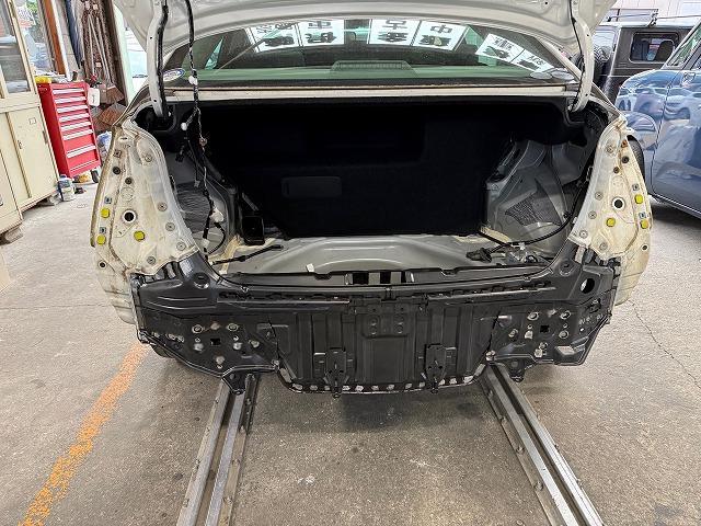 トヨタ　ＳＡＩ　板金・外装補修　追突事故　事故車修理　鈑金塗装　バックパネル交換　溶接　車体整備士　トランク交換　ぶつけられた　保険事故　レンタカー　自動車保険　福島県いわき市内郷