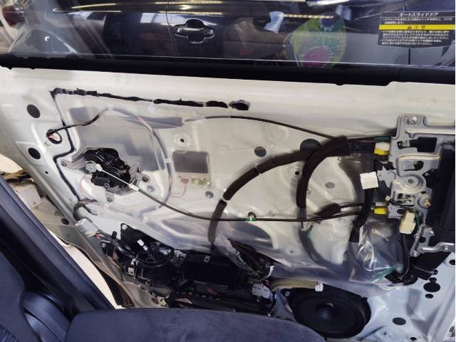日産 セレナ スライドドア開閉不良 スライドドアがあきづらい 引っ掛かる感じ 開閉ボタンやキーレスの時のみ調子が悪い パワースライドドア 故障診断 電装修理 いわき市内郷 特定認証整備工場 鈑金塗装工場 ラプターライナー正規施工代理店