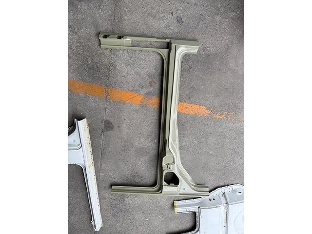 スズキ　エブリイ　板金・外装補修　事故車修理　車両保険　対物事故　代車無料　レンタカー特約　レッカー　車体整備士　板金見積もり無料　事故修理　リヤフェンダー交換