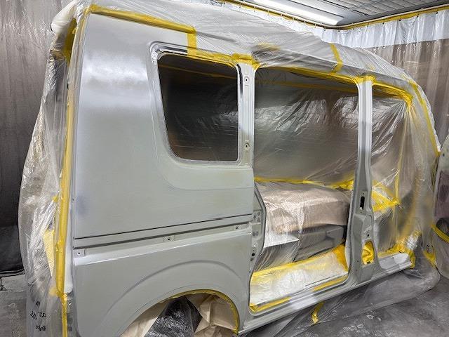 スズキ　エブリイ　板金・外装補修　事故車修理　車両保険　対物事故　代車無料　レンタカー特約　レッカー　車体整備士　板金見積もり無料　事故修理　リヤフェンダー交換