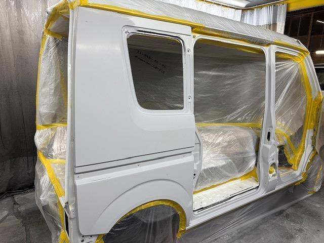 スズキ　エブリイ　板金・外装補修　事故車修理　車両保険　対物事故　代車無料　レンタカー特約　レッカー　車体整備士　板金見積もり無料　事故修理　リヤフェンダー交換