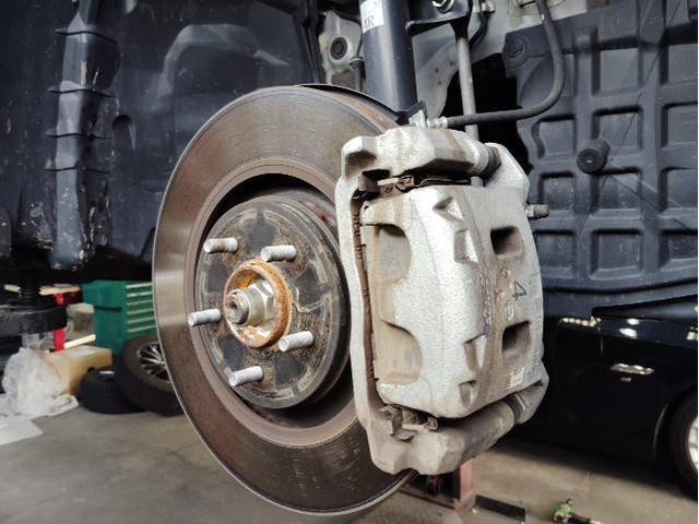 日産　エクストレイル　タイヤ交換　スタッドレスタイヤ　冬の準備　タイヤの点検　交換時期のご提案　雪道で古いタイヤは危険です　タイヤお持込み歓迎　タイヤ直送承ります　いわき市内郷　特定認証整備工場　鈑金塗装工場　ラプターライナー正規施工代理店