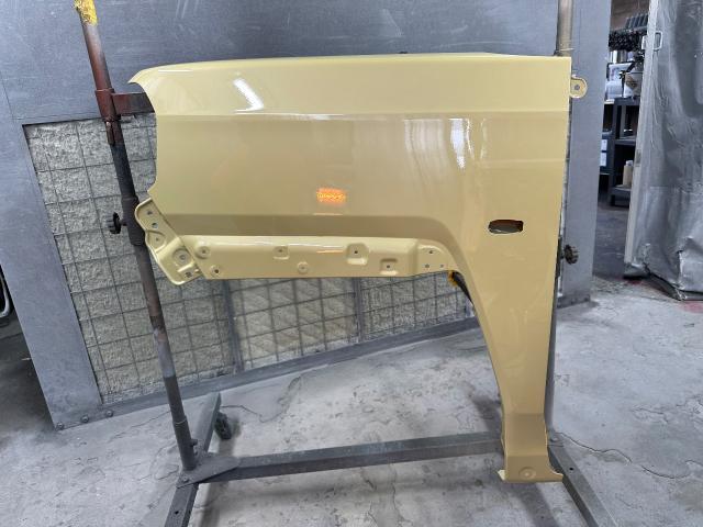 ダイハツ　タフト　ドア鈑金　キズ修理　フェンダー修理　中古パーツ交換　新品パーツ交換　パーツ取替　パーツ取付　鈑金見積もり無料　塗装見積もり無料　車検見積もり無料　ラプター塗装　アンダーコート　防錆　保護　代車無料　いわき市　内郷　