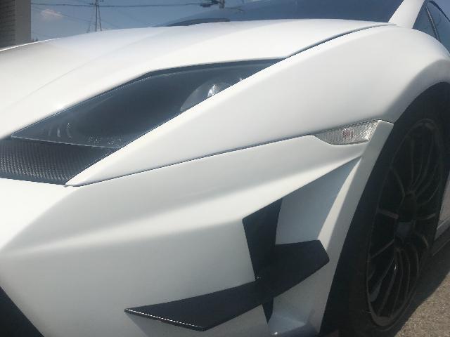 ランボルギーニガヤルドフロントバンパー修理