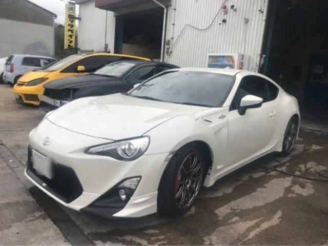 トヨタ　ＦＴ８６　エアロフェンダー塗装取り付け