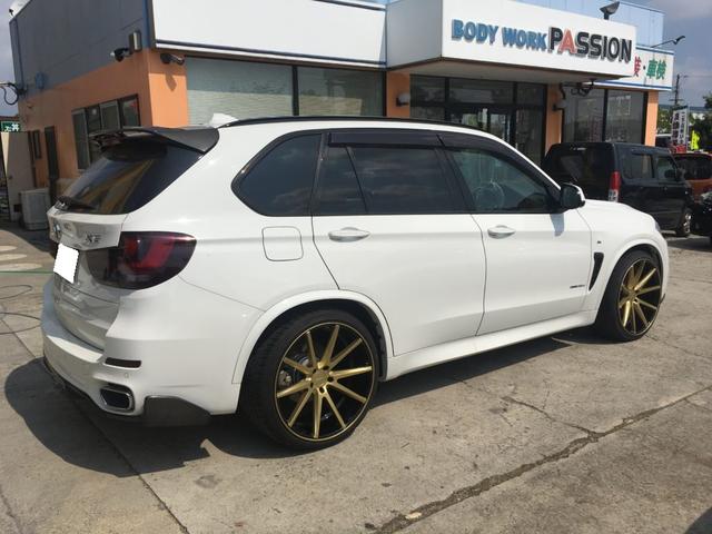 BMW X5 ホイール　ペイント　輸入車　4ＷＤ【明石市　加古川市　神戸市西区　播磨町　稲美町　傷へこみ直し　板金修理　塗装　ドレスアップ　カスタム　取り付け　加工　車検お任せください】