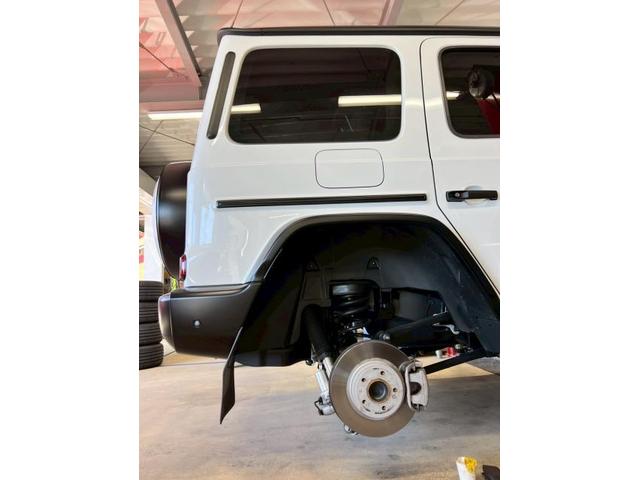 メルセデス・ベンツ　Ｇ63　ブレーキキャリパー　塗装　輸入車　情熱カラー　【稲美町　播磨町　加古川市　明石市　神戸市西区　傷へこみ直し　板金修理　塗装　中古車販売　ドレスアップ　カスタム　取付　加工　車検　ガラスコーティングお任せください】