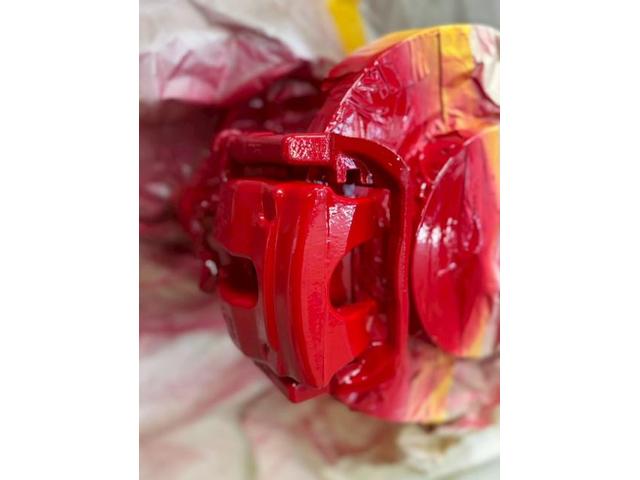 メルセデス・ベンツ　Ｇ63　ブレーキキャリパー　塗装　輸入車　情熱カラー　【稲美町　播磨町　加古川市　明石市　神戸市西区　傷へこみ直し　板金修理　塗装　中古車販売　ドレスアップ　カスタム　取付　加工　車検　ガラスコーティングお任せください】