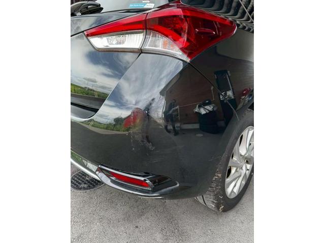 トヨタ　オーリス　リヤバンパー　左右修理　ガラスコーティング【稲美町　播磨町　加古川市　明石市　神戸市西区　傷へこみ直し　板金修理　塗装　中古車販売　ドレスアップ　カスタム　取付　加工　車検　ガラスコーティングお任せください】