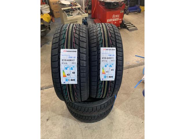 フォルクスワーゲン　ポロ　タイヤ交換作業