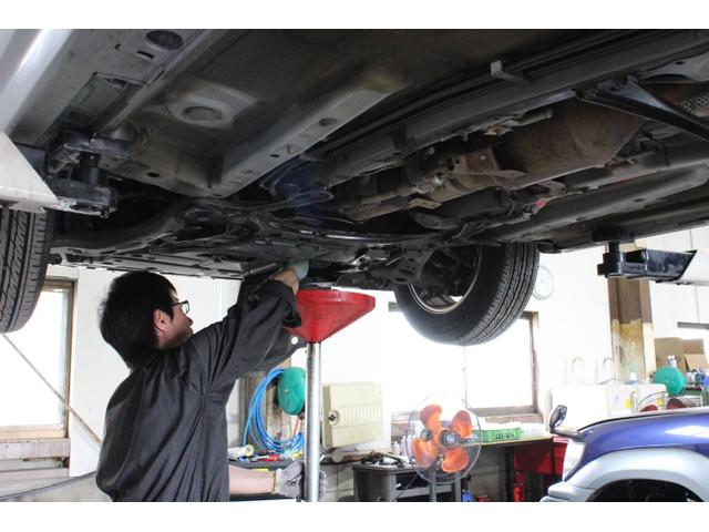 トヨタ　プリウス　エンジンオイル交換　０ｗ－２０　ハイブリット用エンジンオイル　名取市や岩沼市の車検修理はワイエス自動車へ！