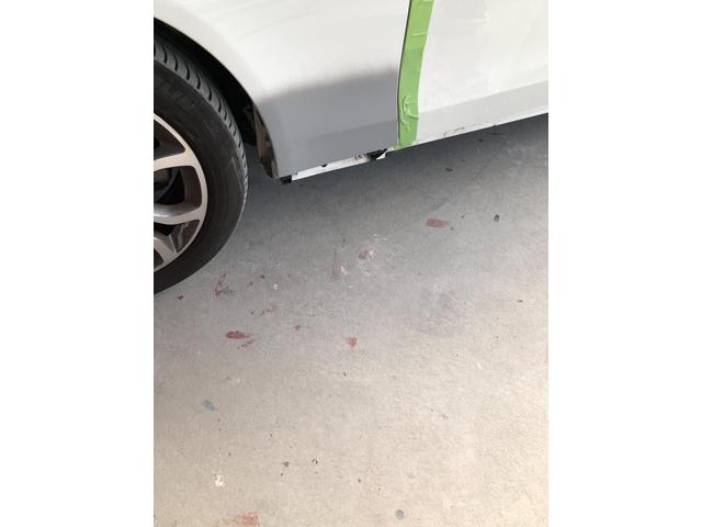 メルセデスベンツ　左フロントフェンダー・サイドステップ修理【徳島市　傷へこみ直し　板金　塗装　車検　整備　メンテナンス　山崎ボデーワークス】