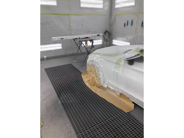 メルセデスベンツ　左フロントフェンダー・サイドステップ修理【徳島市　傷へこみ直し　板金　塗装　車検　整備　メンテナンス　山崎ボデーワークス】