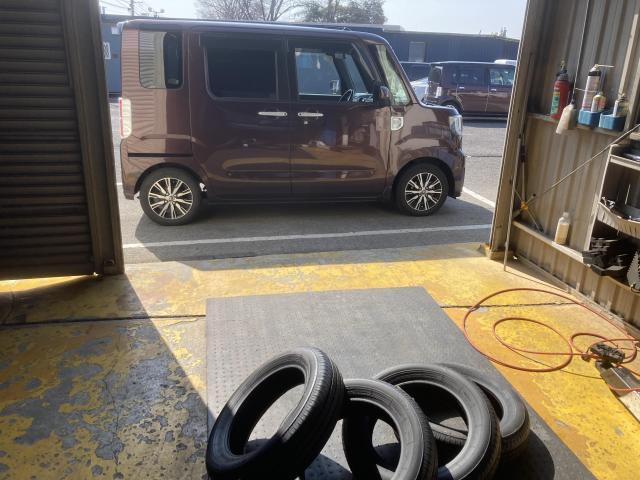 小田原市 神奈川 通販ネットで購入したタイヤ 持ち込交換可能 155/65R14  165/65R15 175/60R16 ダウンサス マフラー交換