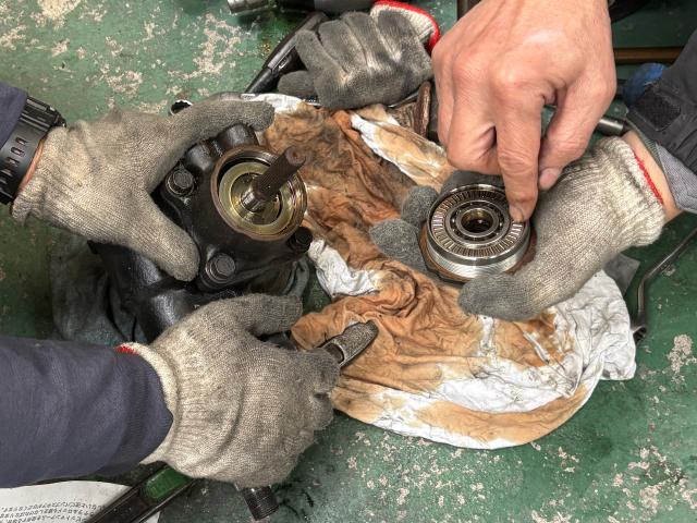 スズキ　ジムニー　ミッション・駆動系修理・整備
ギアボックスオイル漏れ
新居浜・西条・四国中央