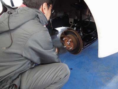 プロの整備士がメンテナンス