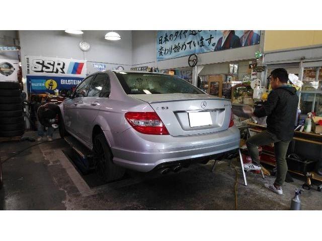 攻撃的なW204 AMG C63リアガラスフィルム、タイヤ4本交換 福岡市 南区 中央区 博多区 春日市 那珂川市