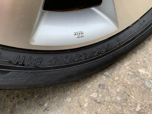 中古タイヤ　交換　175/60Ｒ15