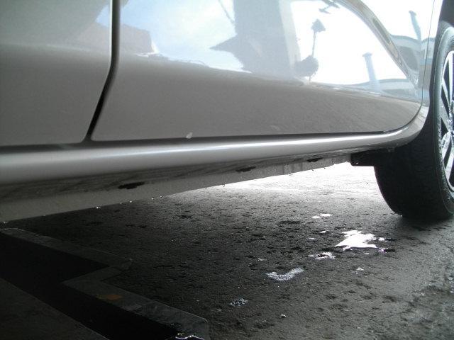 トヨタ　ルーミー　左ステップ鈑金
