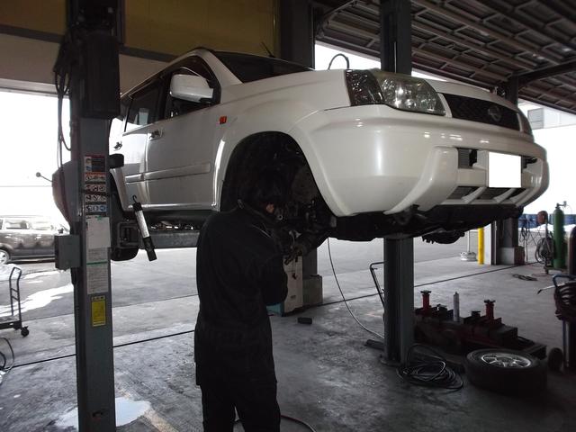 日産エクストレイルワックス洗車付車検整備を実施！！釧路市周辺の車検・整備・板金・塗装・事故修理・保険修理・パーツ取付などお任せ下さい！大型車トラックなども大歓迎です！