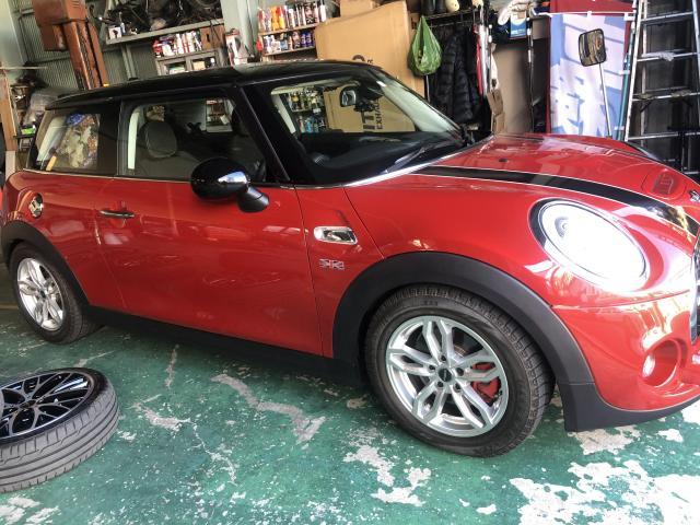 BMW MINI(F56)車高調整作業実施／車検・整備・見積もりもお任せ下さい！足立区・葛飾区・北区・板橋区、埼玉県川口市、他地域のお客様も大歓迎です！