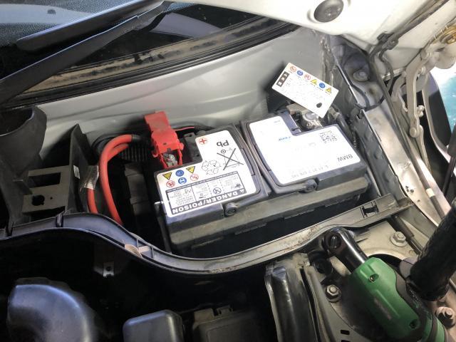 ＢＭＷ ミニ (R56)バッテリー交換作業実施 ／車検・整備・見積もりもお任せ下さい！足立区・北区・板橋区、埼玉県川口市、八潮市、他地域のお客様も大歓迎です！