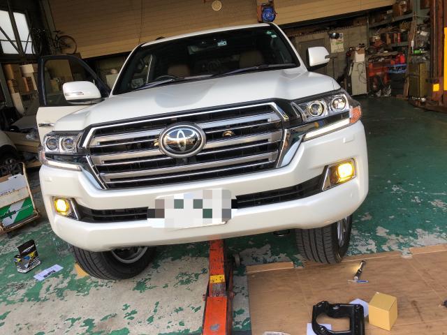 トヨタ ランドクルーザー フォグランプユニット、フォグランプLED交換作業実施 ／車検・整備・見積もりもお任せ下さい！足立区・葛飾区・北区・荒川区・板橋区・江戸川区・江東区、埼玉県川口市、鳩ケ谷、八潮市、他地域のお客様も大歓迎です！
