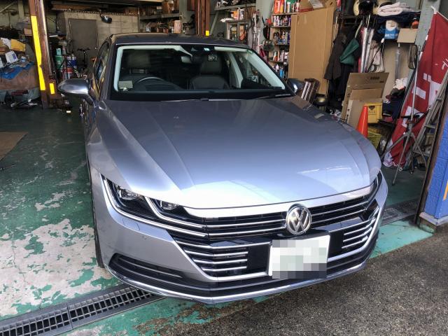 ＶＷ アルテオン スマホ ワイヤレス チャージング(Qi) ドック 取り付け作業実施 ／車検・整備・見積もりもお任せ下さい！足立区・葛飾区・北区・荒川区・板橋区、埼玉県川口市、八潮市、他地域のお客様も大歓迎です！