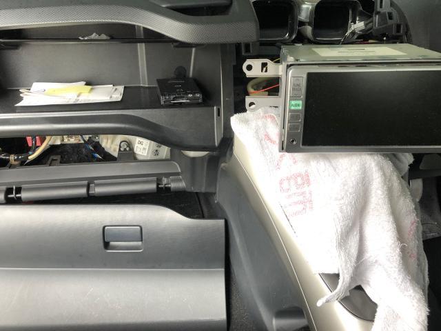 トヨタ オーリス ドライブレコーダー取り付け作業実施 ／車検・整備・見積もりもお任せ下さい！足立区・葛飾区・北区・荒川区・板橋区・江戸川区、埼玉県川口市、八潮市、他地域のお客様も大歓迎です！