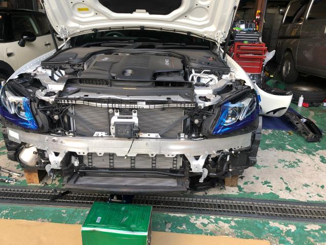 メルセデスAMG E53(W213) フロントグリル交換作業実施 ／車検・整備・見積もりもお任せ下さい！足立区・葛飾区・北区・荒川区・板橋区・江戸川区・江東区、埼玉県川口市、鳩ケ谷、八潮市、他地域のお客様も大歓迎です！