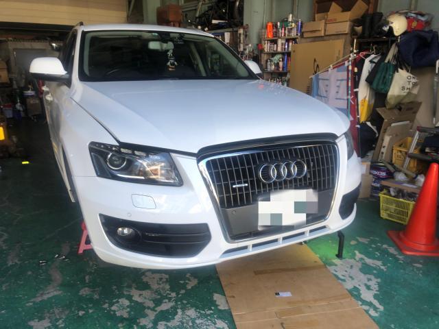 アウディ Ｑ５ ドライブシャフトブーツ交換作業実施 ／車検・整備・見積もりもお任せ下さい！足立区・葛飾区・北区・荒川区・板橋区・江戸川区・江東区、埼玉県川口市、鳩ケ谷、八潮市、他地域のお客様も大歓迎です！