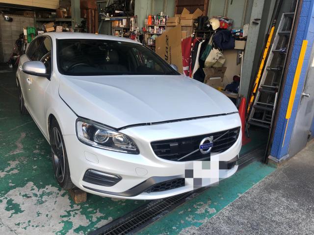 ボルボ V60 ショックアブソーバ交換作業実施 ／車検・整備・見積もりもお任せ下さい！足立区・葛飾区・北区・荒川区・板橋区・江戸川区・江東区、埼玉県川口市、鳩ケ谷、八潮市、他地域のお客様も大歓迎です！