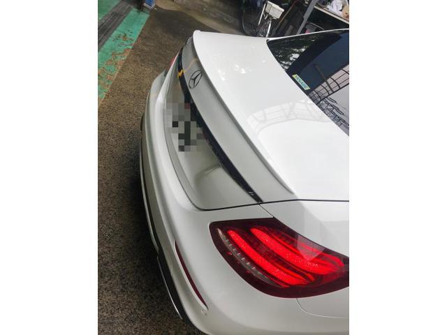 メルセデスベンツ Eクラス(W213) リアトランクスポイラー取り付け作業実施 ／車検・整備・見積もりもお任せ下さい！足立区・葛飾区・北区・荒川区・板橋区・江戸川区・江東区、埼玉県川口市、鳩ケ谷、八潮市、他地域のお客様も大歓迎です！