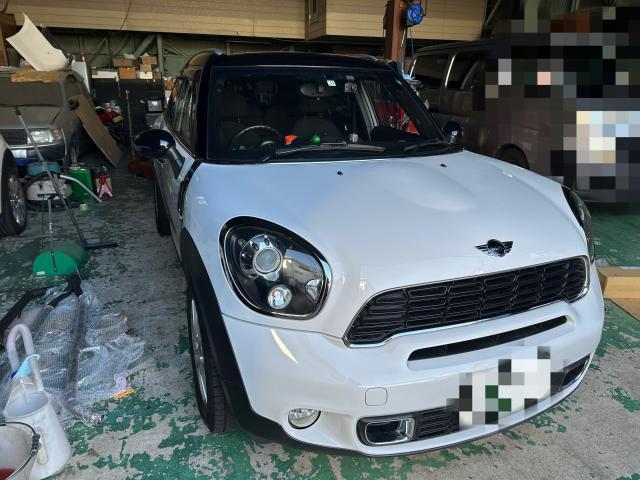 MINI クーパーＳクロスオーバー(R60) 車検整備作業実施 ／車検・整備・見積もりもお任せ下さい！足立区・葛飾区・北区・荒川区・板橋区・江戸川区・江東区、埼玉県川口市、鳩ケ谷、八潮市、他地域のお客様も大歓迎です！