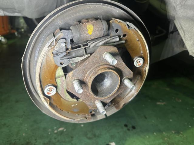 日産 キューブキュービック 車検整備作業実施 ／車検・整備・見積もりもお任せ下さい！足立区・葛飾区・北区・荒川区・板橋区・江戸川区・江東区、埼玉県川口市、鳩ケ谷、八潮市、他地域のお客様も大歓迎です！