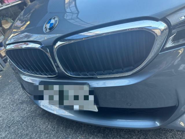 ＢＭＷ ５シリーズ(G30) キドニーグリル交換作業実施 ／車検・整備・見積もりもお任せ下さい！足立区・葛飾区・北区・荒川区・板橋区・江戸川区・江東区、埼玉県川口市、鳩ケ谷、八潮市、他地域のお客様も大歓迎です！