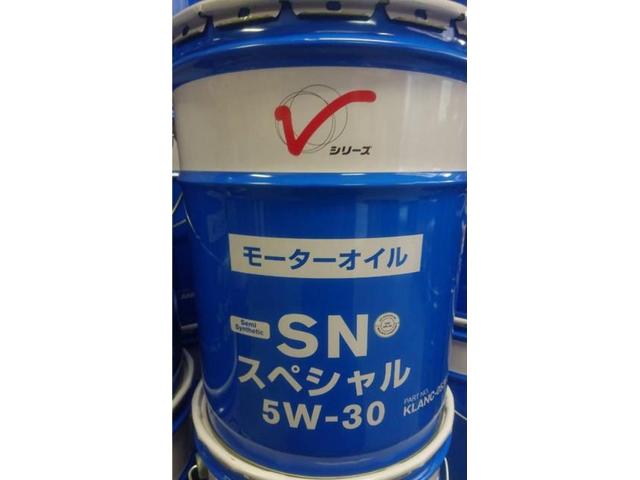 日産 NV100 エンジンオイル交換作業実施 ／車検・整備・見積もりもお任せ下さい！足立区・葛飾区・北区・荒川区・板橋区・江戸川区、埼玉県川口市、鳩ケ谷、八潮市、他地域のお客様も大歓迎です！