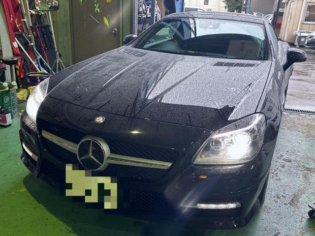 メルセデスベンツ SLK(R172) グリル交換作業実施 ／車検・整備・見積もりもお任せ下さい！足立区・葛飾区・北区・荒川区・板橋区・江戸川区・江東区、埼玉県川口市、鳩ケ谷、八潮市、他地域のお客様も大歓迎です！