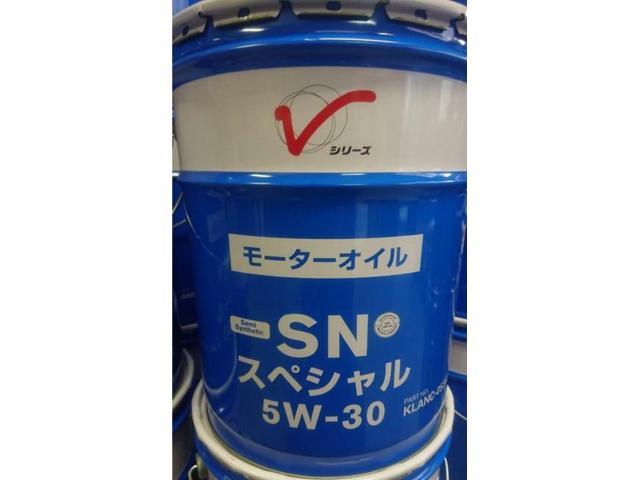 ダイハツ ハイゼットカーゴ エンジンオイル・オイルエレメント交換作業実施 ／車検・整備・見積もりもお任せ下さい！足立区・葛飾区・北区・荒川区・板橋区・江戸川区・江東区、埼玉県川口市、鳩ケ谷、八潮市、他地域のお客様も大歓迎です！