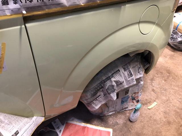 トヨタ ポルテの左リヤフェンダーの修理！これだけ凹んでても鈑金修理で安くイケます！