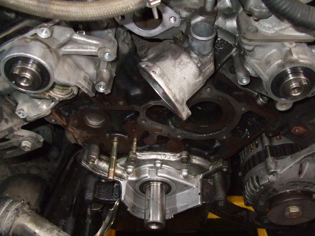 WY30  セドリック　タイミングベルト　ウオーターポンプ　カムオイルシール　クランクオイルシール　交換　エンジン調整　　車検　２４ヶ月点検