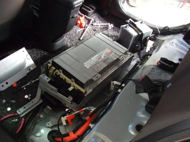 トヨタ アクア NHP10 ハイブリッドバッテリー交換 リビルトバッテリー 