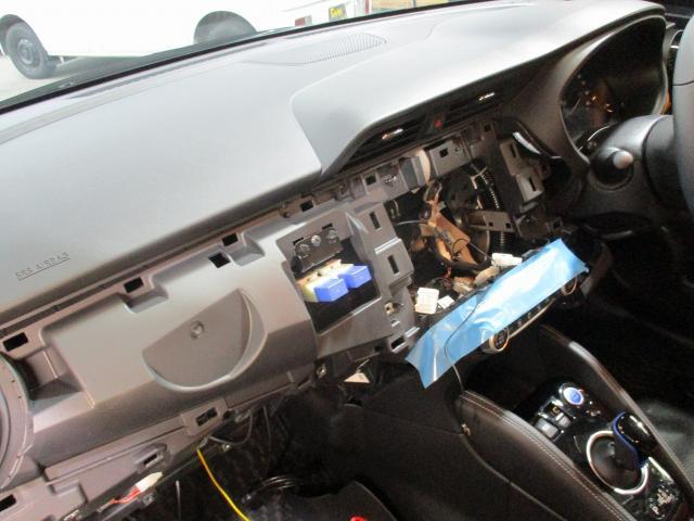 日産　キックス　P15　車高調整式　サスペンション交換　減衰力コントローラー　ブリッツ　ZZ-R+Spec DSC Plus　カスタム施工　車高調　湘南　茅ヶ崎