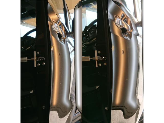 ホンダ N-BOXのフロントドアのパネル端が当たって曲がった所のデントリペア