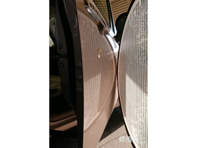 スズキ アルトラパンのフロントドアのへこみのデントリペア