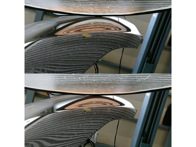 トヨタ カローラフィールダーのボンネットの凹みのデントリペア