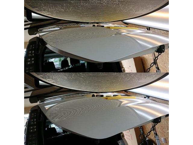 トヨタ ヴォクシーハイブリッドのバックドアパネルの凹みのデントリペア